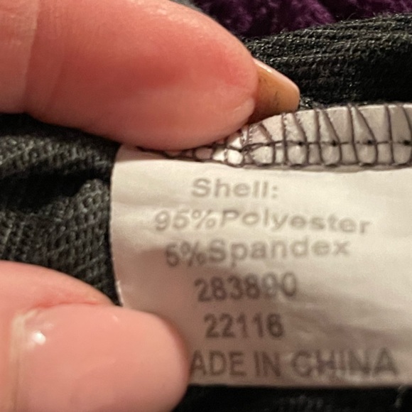 Cute Gray.sweat shirt with Santa hat and Believe on the front. Size Large - Picture 3 of 5